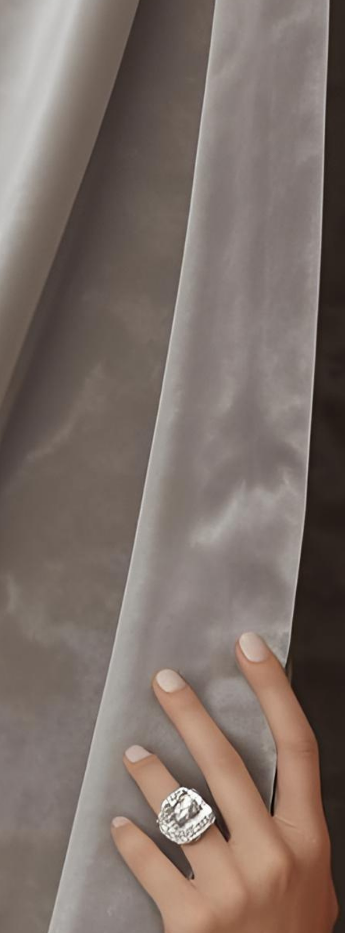 <h2>ELEGANT COLLECTIONS</h2>